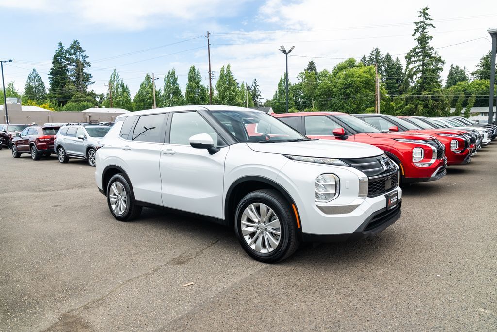 2025 Mitsubishi Outlander ES Milwaukie OR
