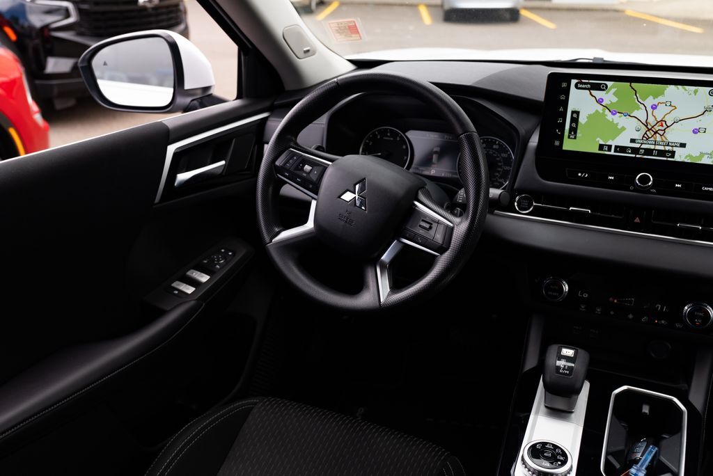 2025 Mitsubishi Outlander ES Milwaukie OR