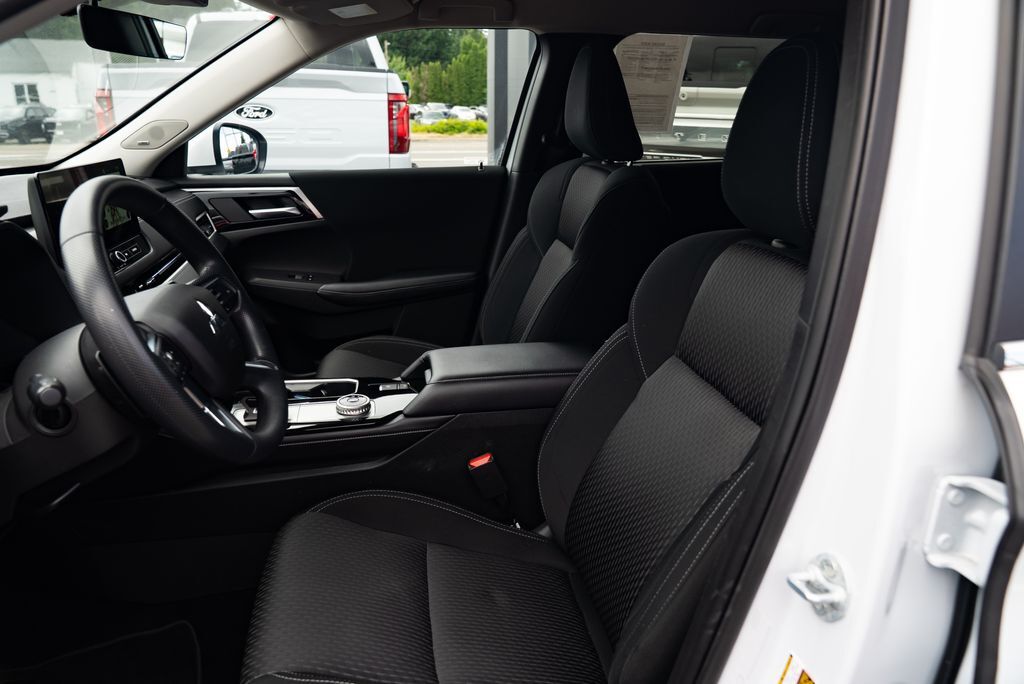 2025 Mitsubishi Outlander ES Milwaukie OR