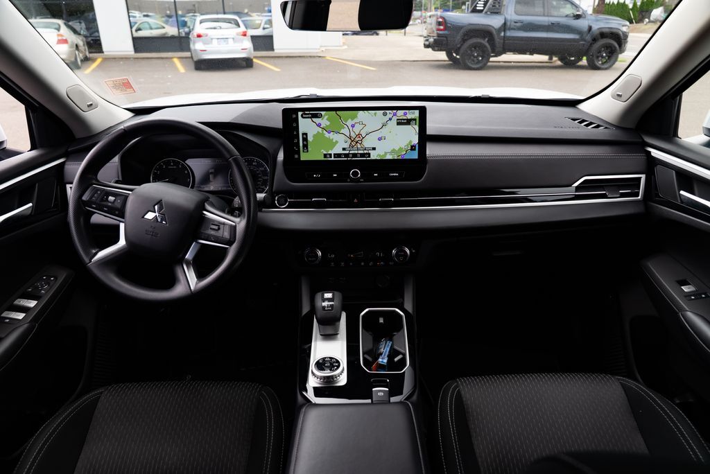 2025 Mitsubishi Outlander ES Milwaukie OR