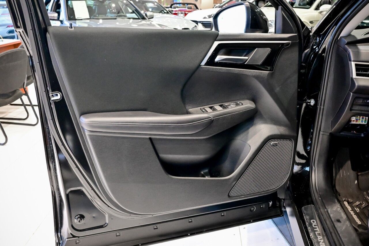 2025 Mitsubishi Outlander ES Springfield NJ