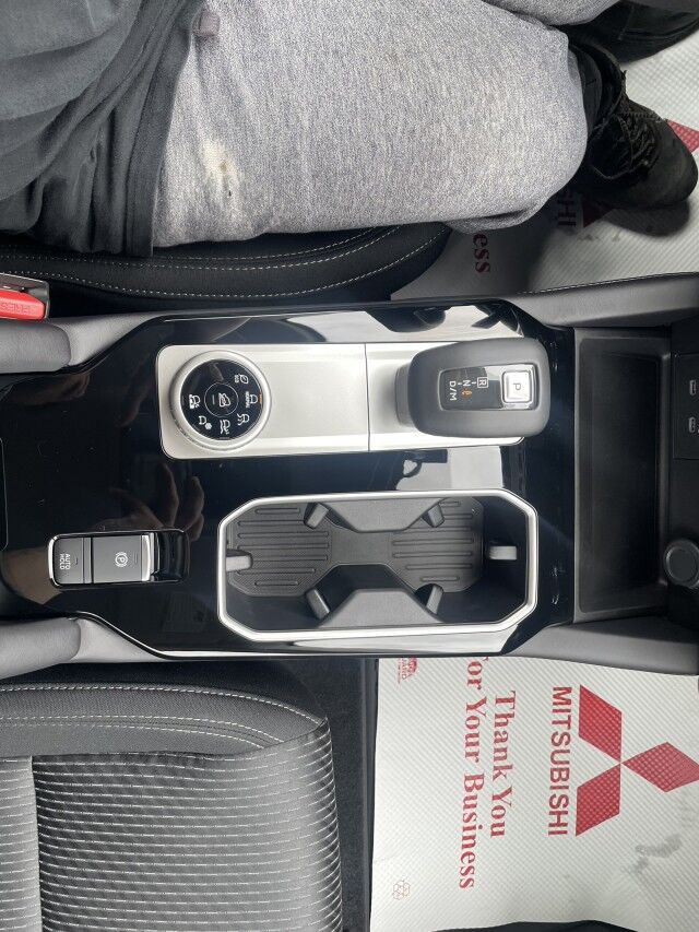 2025 Mitsubishi Outlander ES Whitecourt AB