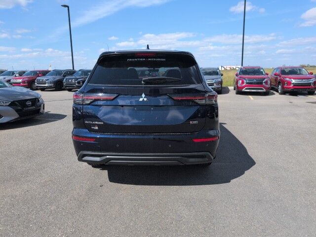 2025 Mitsubishi Outlander ES Whitecourt AB