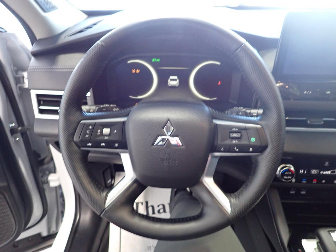 2025 Mitsubishi Outlander GT 7 PASS 4WD LEATHER NAVI SUNROOF Listowel ON