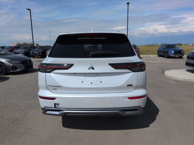 2025 Mitsubishi Outlander LE Grande Prairie AB