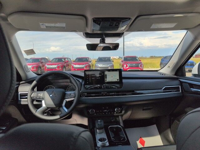 2025 Mitsubishi Outlander LE Grande Prairie AB