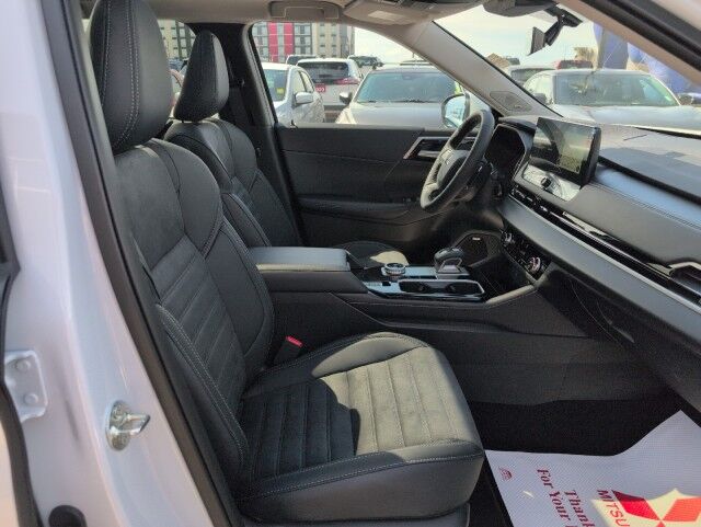 2025 Mitsubishi Outlander LE Grande Prairie AB