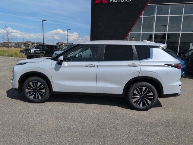 2025 Mitsubishi Outlander LE Grande Prairie AB