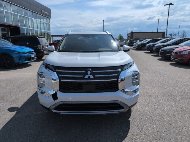 2025 Mitsubishi Outlander LE Grande Prairie AB