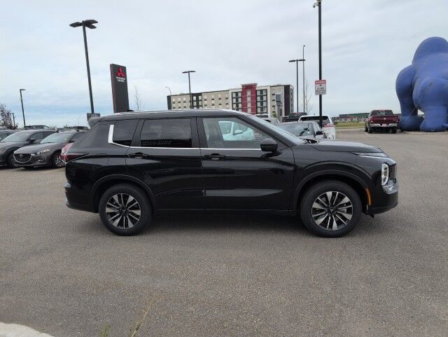 2025 Mitsubishi Outlander LE Grande Prairie AB