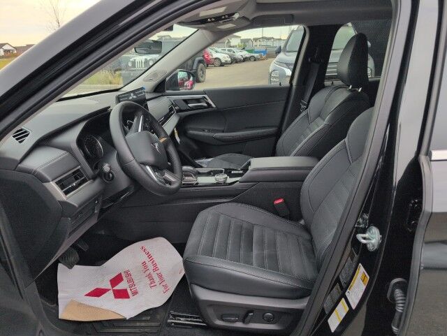 2025 Mitsubishi Outlander LE Grande Prairie AB