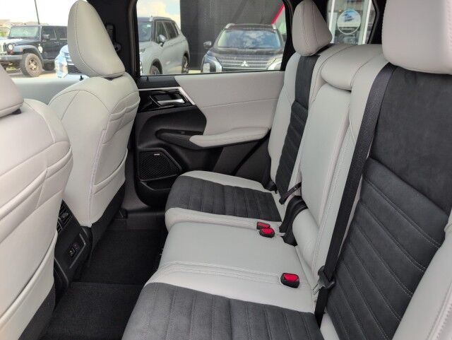 2025 Mitsubishi Outlander LE Grande Prairie AB