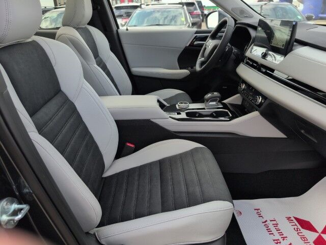 2025 Mitsubishi Outlander LE Grande Prairie AB