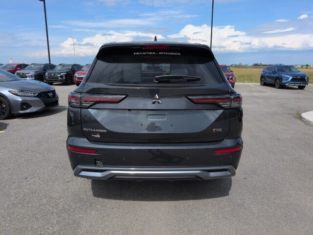 2025 Mitsubishi Outlander LE Grande Prairie AB