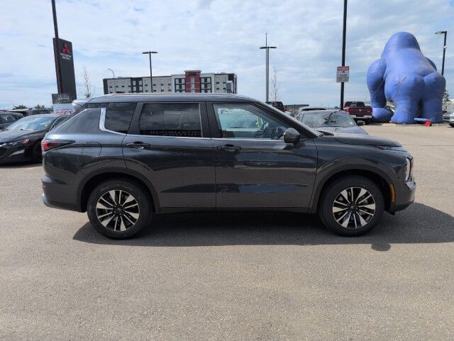 2025 Mitsubishi Outlander LE Grande Prairie AB