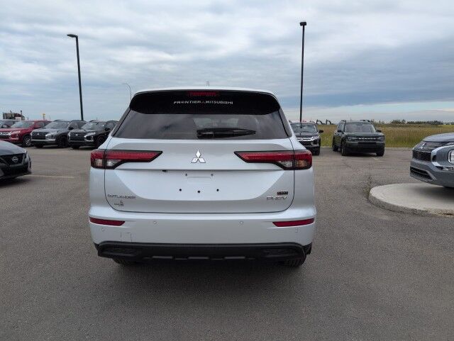 2025 Mitsubishi Outlander PHEV ES Grande Prairie AB