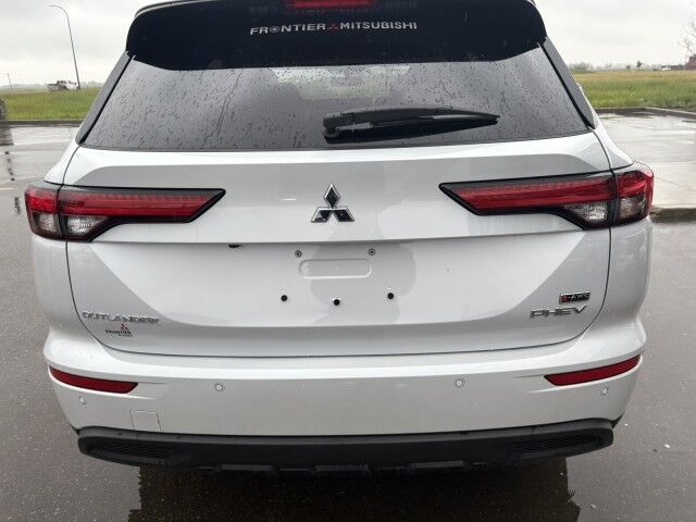2025 Mitsubishi Outlander PHEV ES Whitecourt AB