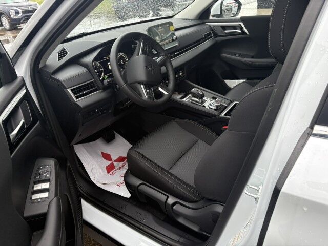 2025 Mitsubishi Outlander PHEV ES Whitecourt AB