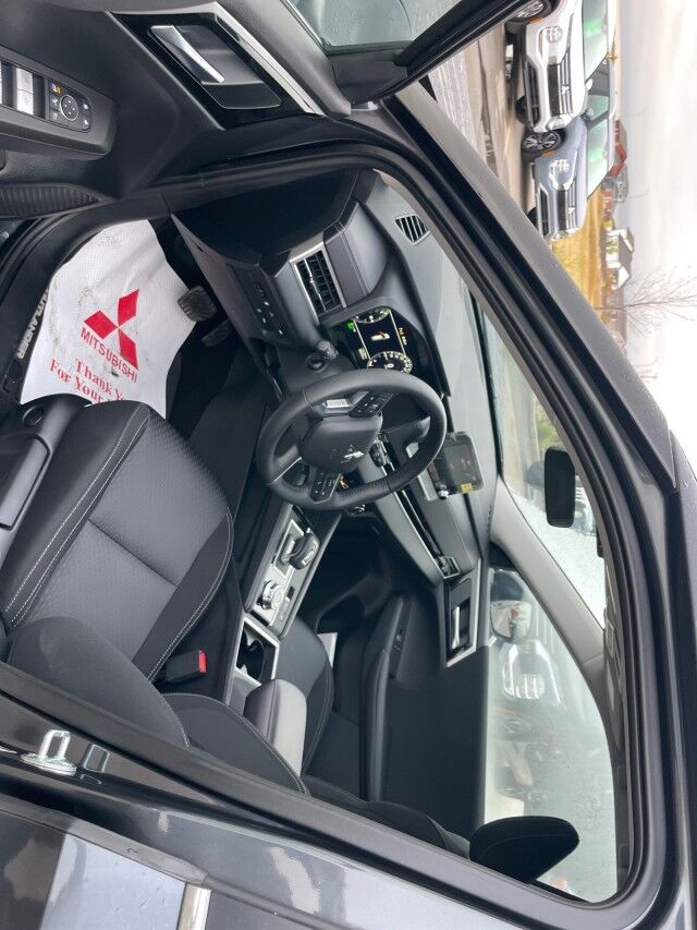 2025 Mitsubishi Outlander PHEV LE Grande Prairie AB
