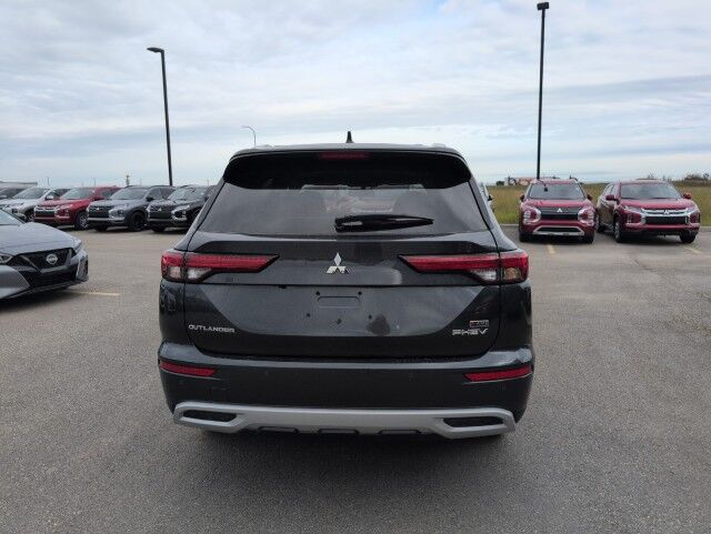 2025 Mitsubishi Outlander PHEV LE Grande Prairie AB