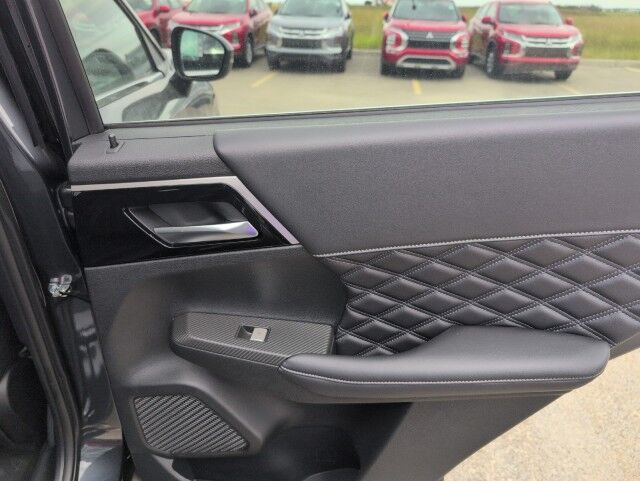 2025 Mitsubishi Outlander PHEV LE Grande Prairie AB