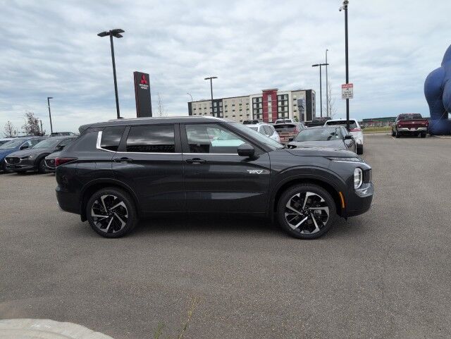 2025 Mitsubishi Outlander PHEV LE Grande Prairie AB