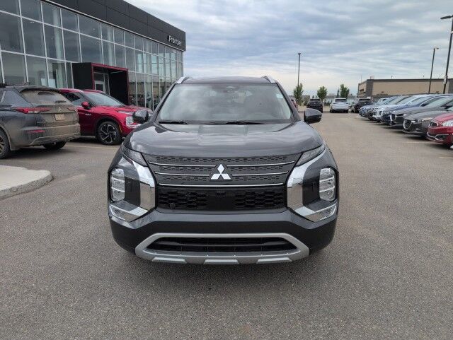 2025 Mitsubishi Outlander PHEV LE Grande Prairie AB