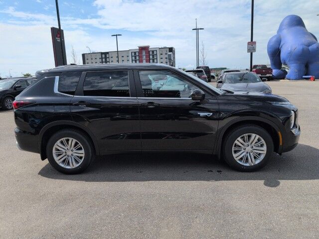 2025 Mitsubishi Outlander PHEV LE Grande Prairie AB