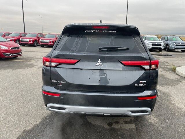 2025 Mitsubishi Outlander PHEV LE Whitecourt AB