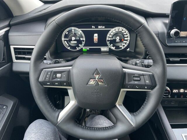 2025 Mitsubishi Outlander PHEV LE Whitecourt AB