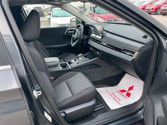 2025 Mitsubishi Outlander PHEV LE Whitecourt AB