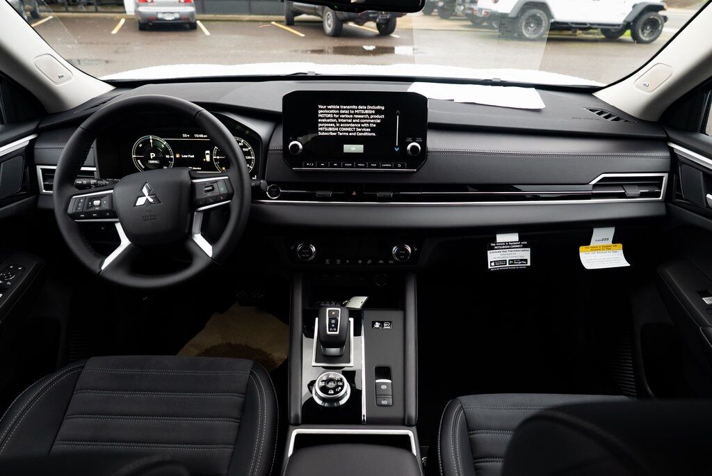 2025 Mitsubishi Outlander PHEV SE Milwaukie OR