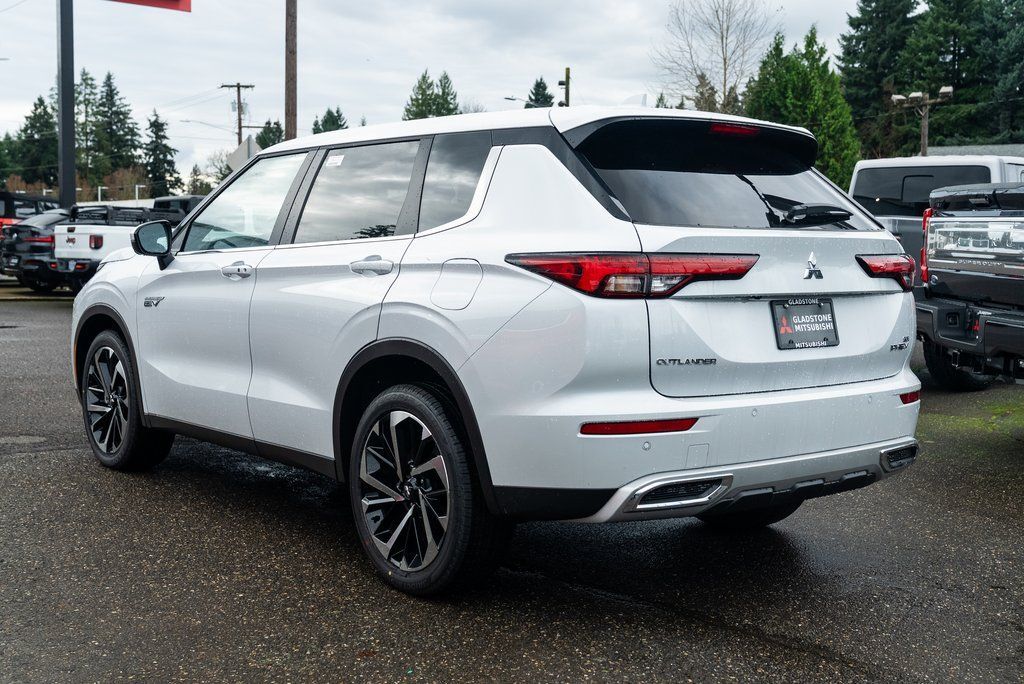 2025 Mitsubishi Outlander PHEV SE Milwaukie OR