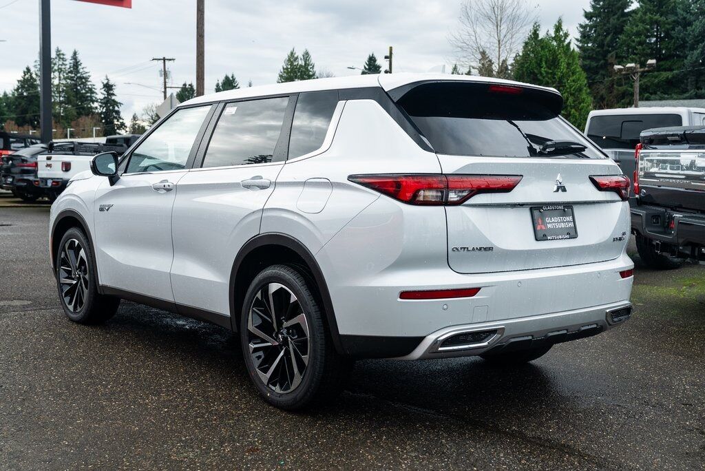 2025 Mitsubishi Outlander PHEV SE Milwaukie OR
