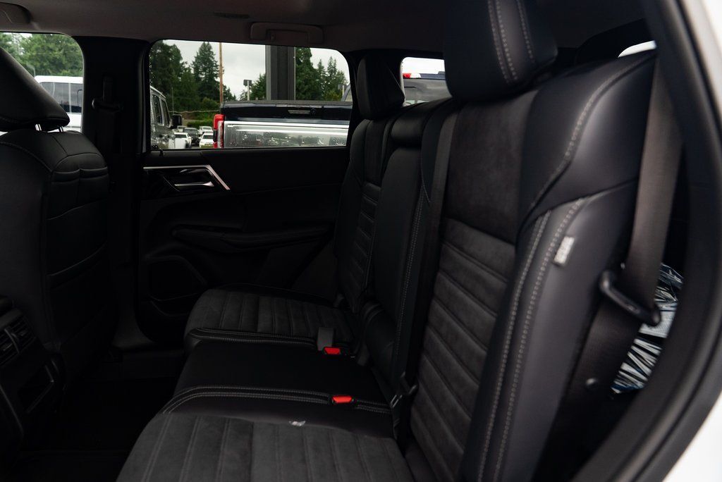 2025 Mitsubishi Outlander PHEV SE Milwaukie OR