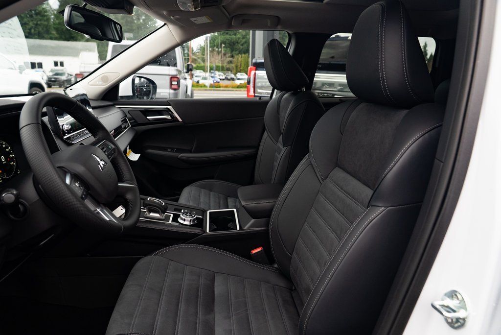 2025 Mitsubishi Outlander PHEV SE Milwaukie OR