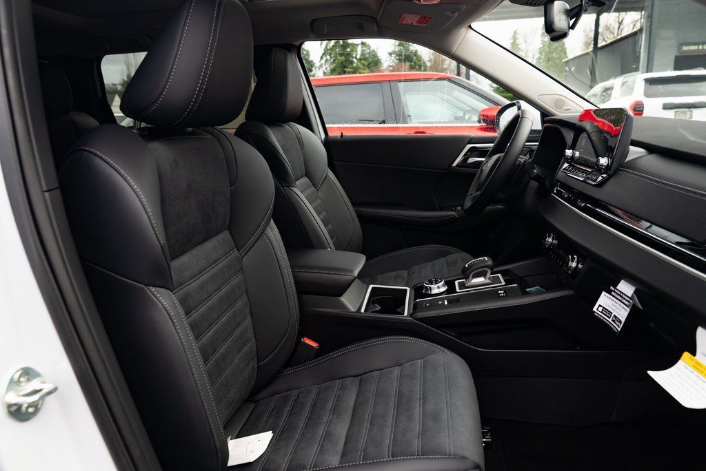 2025 Mitsubishi Outlander PHEV SE Milwaukie OR