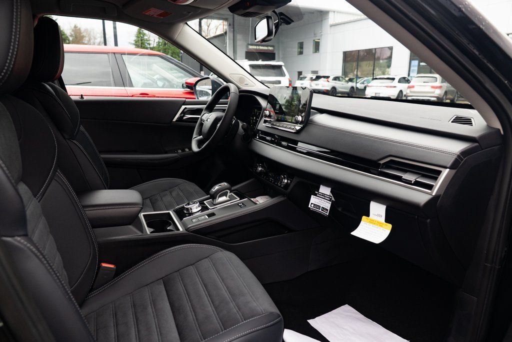 2025 Mitsubishi Outlander PHEV SE Milwaukie OR