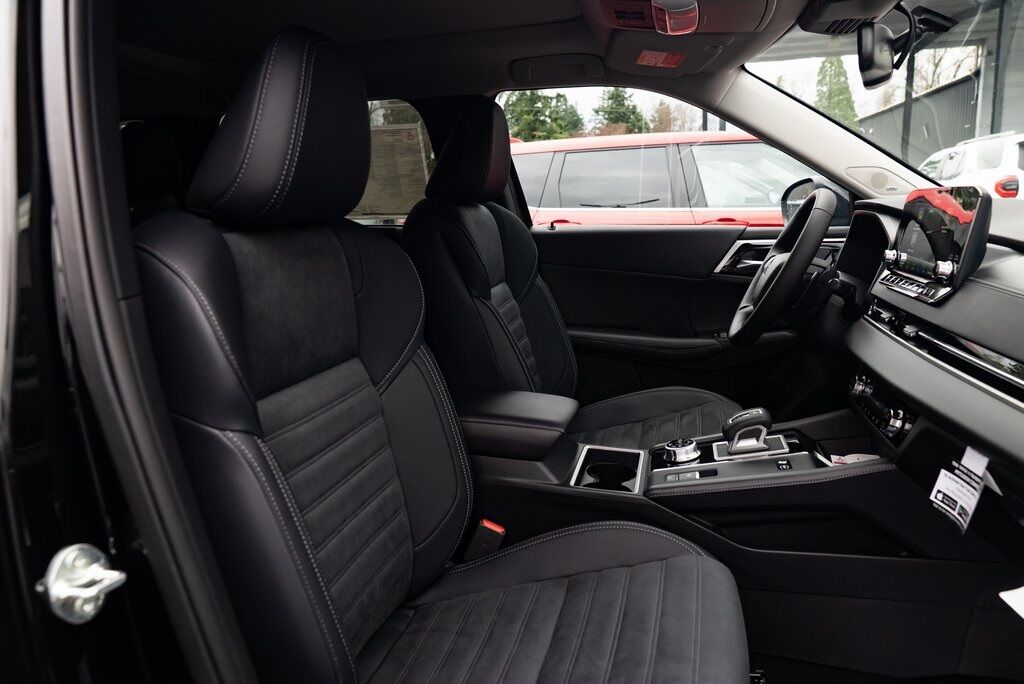 2025 Mitsubishi Outlander PHEV SE Milwaukie OR