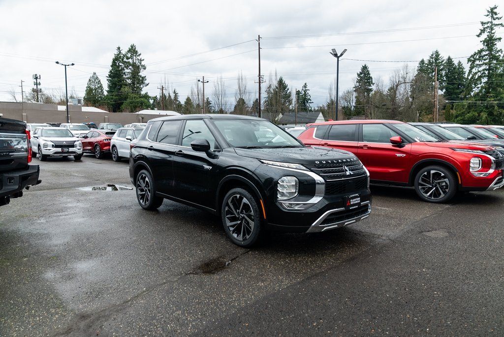 2025 Mitsubishi Outlander PHEV SE Milwaukie OR