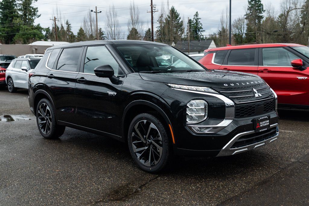 2025 Mitsubishi Outlander PHEV SE Milwaukie OR