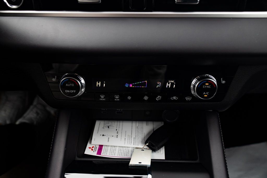 2025 Mitsubishi Outlander PHEV SE Milwaukie OR