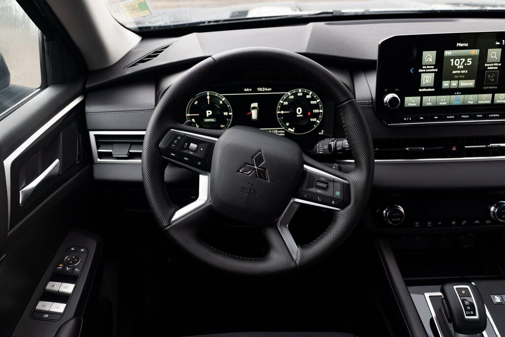 2025 Mitsubishi Outlander PHEV SE Milwaukie OR