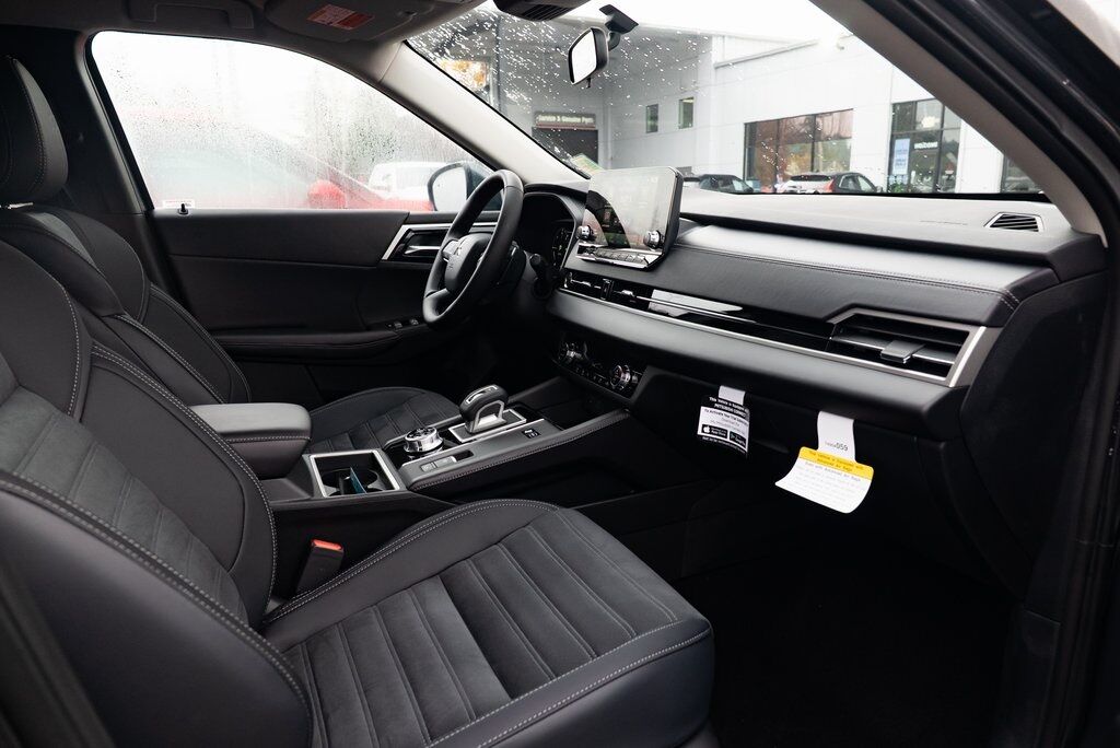 2025 Mitsubishi Outlander PHEV SE Milwaukie OR