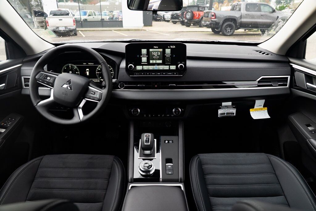 2025 Mitsubishi Outlander PHEV SE Milwaukie OR