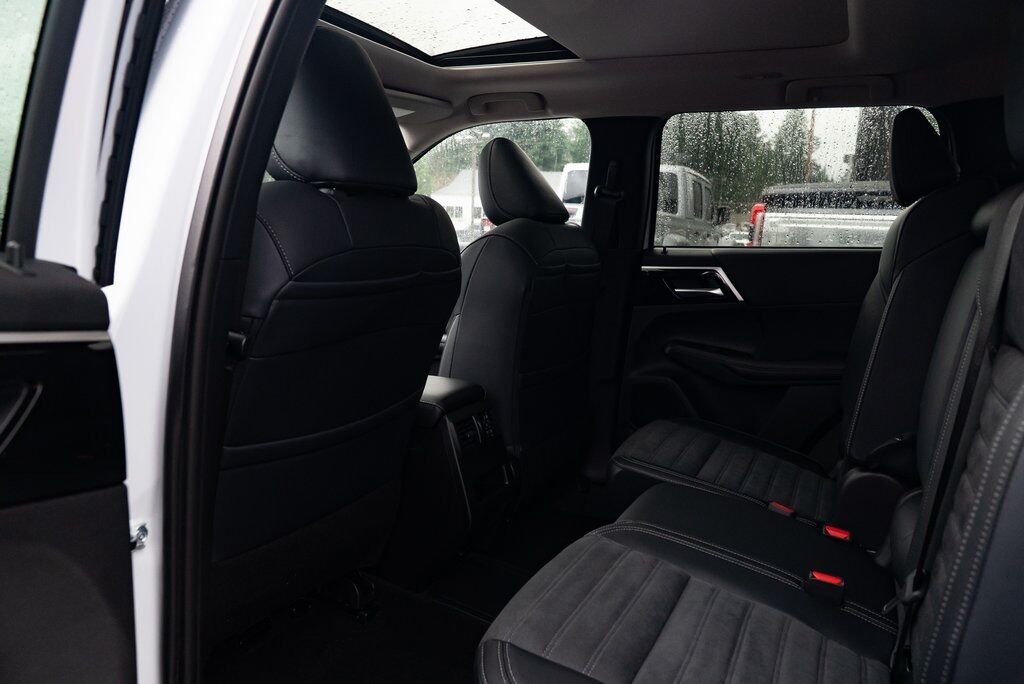 2025 Mitsubishi Outlander PHEV SE Milwaukie OR