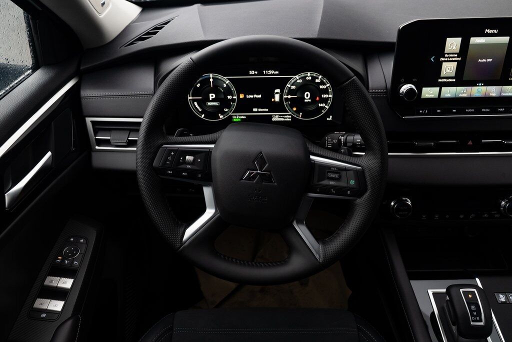 2025 Mitsubishi Outlander PHEV SE Milwaukie OR