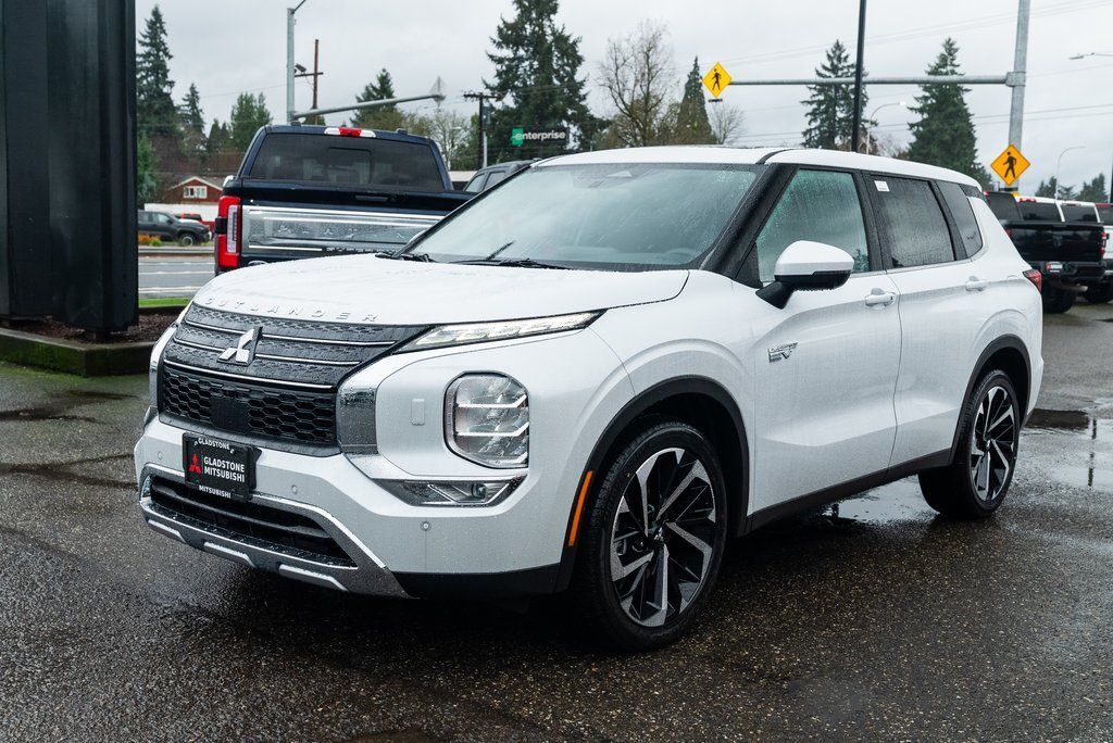 2025 Mitsubishi Outlander PHEV SE Milwaukie OR