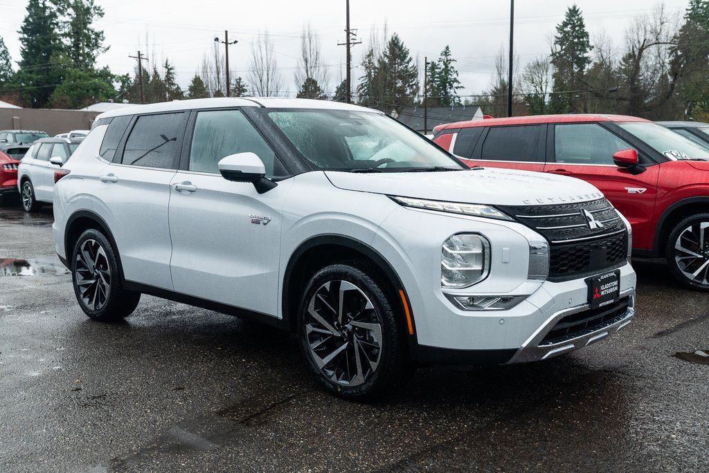 2025 Mitsubishi Outlander PHEV SE