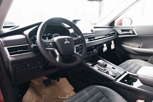 2025 Mitsubishi Outlander PHEV SE Milwaukie OR